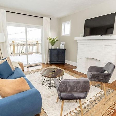 Cozy Riverfront Bungalow With Stunning Views Covington Exteriör bild
