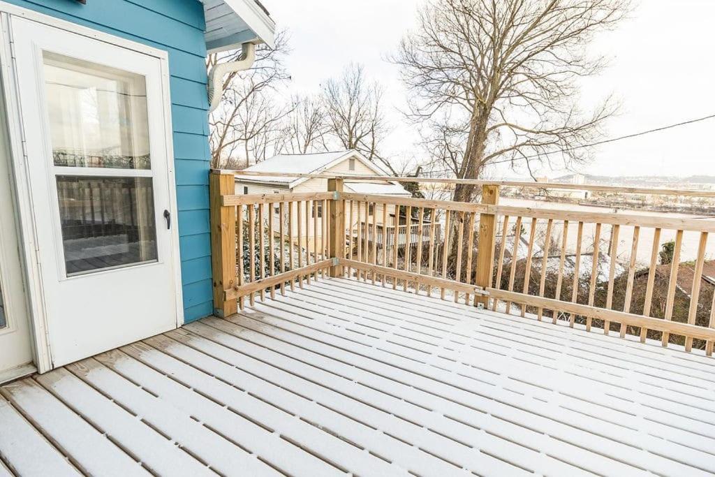Cozy Riverfront Bungalow With Stunning Views Covington Exteriör bild